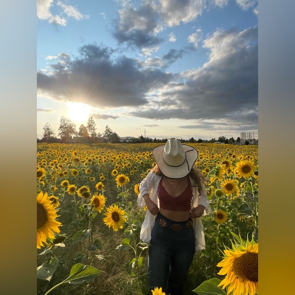 meet the posher / meet your posher / about the page / about the seller - Picture 4 of 8